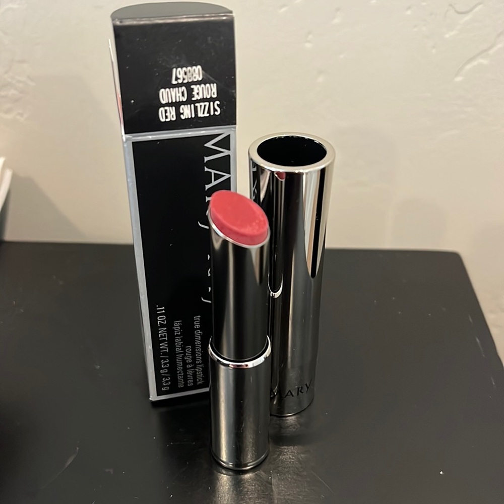 Sizzling Red Mary Kay true dimensions lipstick